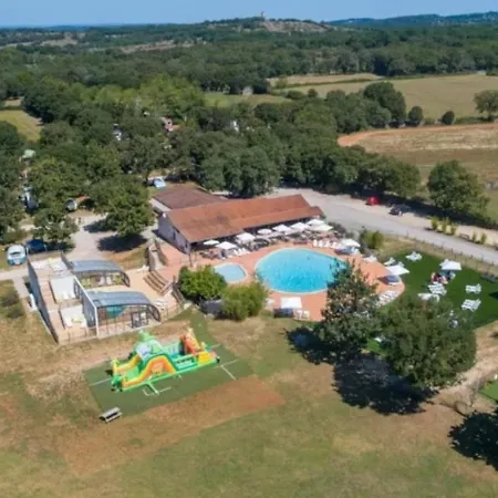 Κάμπινγκ Chalet 3 Etoiles - Piscine - Eeebae