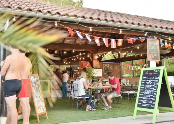 Kamp alanı Chalet 3 Etoiles - Piscine - Eeebae *