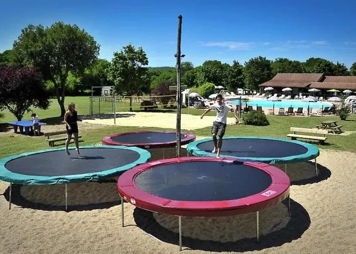 Chalet 3 Etoiles - Piscine - Eeebae Kamp alanı