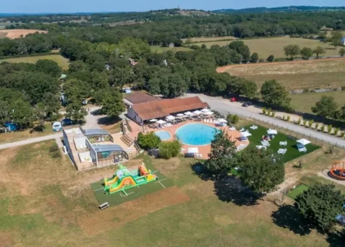 Kamp alanı Chalet 3 Etoiles - Piscine - Eeebae