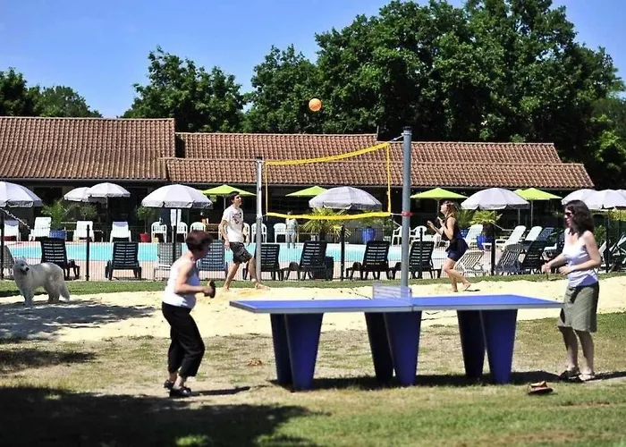 Chalet 3 Etoiles - Piscine - Eeebae Kamp alanı