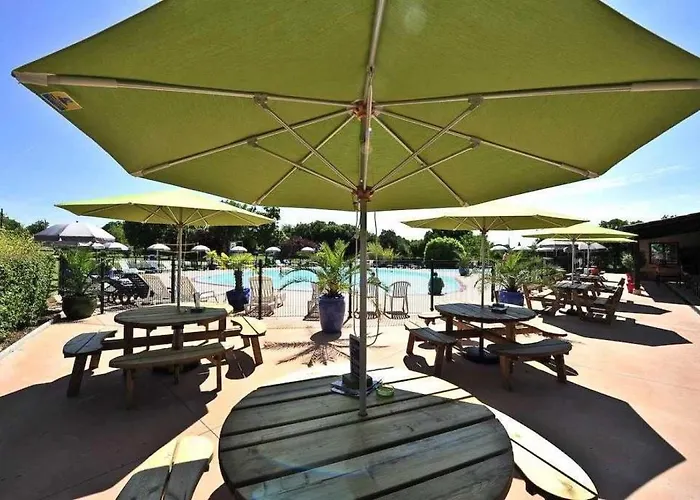 Chalet 3 Etoiles - Piscine - Eeebae Kamp alanı *