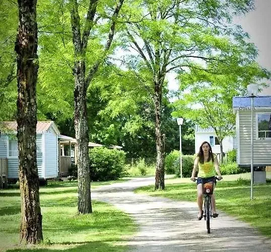 Kamp alanı Chalet 3 Etoiles - Piscine - Eeebae Rocamadour